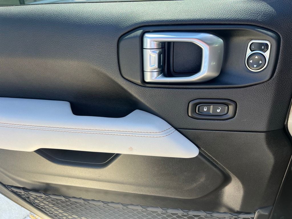 2023 Jeep Wrangler Altitude 4WD | Cold Weather Pkg | Sky One-Touch Power Top