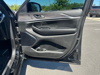 2023 Jeep Grand Cherokee L Overland 4WD | Pano Roof | BLIS | Entertain Pkg