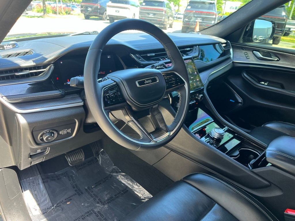 2023 Jeep Grand Cherokee L Overland 4WD | Pano Roof | BLIS | Entertain Pkg