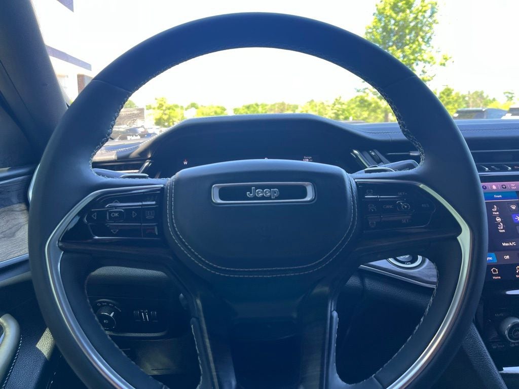 2023 Jeep Grand Cherokee L Overland 4WD | Pano Roof | BLIS | Entertain Pkg