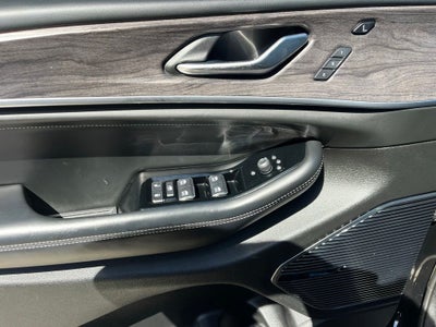 2023 Jeep Grand Cherokee L Overland 4WD | Pano Roof | BLIS | Entertain Pkg