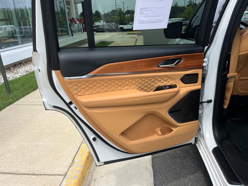 2023 Jeep Grand Cherokee L Summit Reserve 4WD | Moonroof | 360 Cam | High Alt