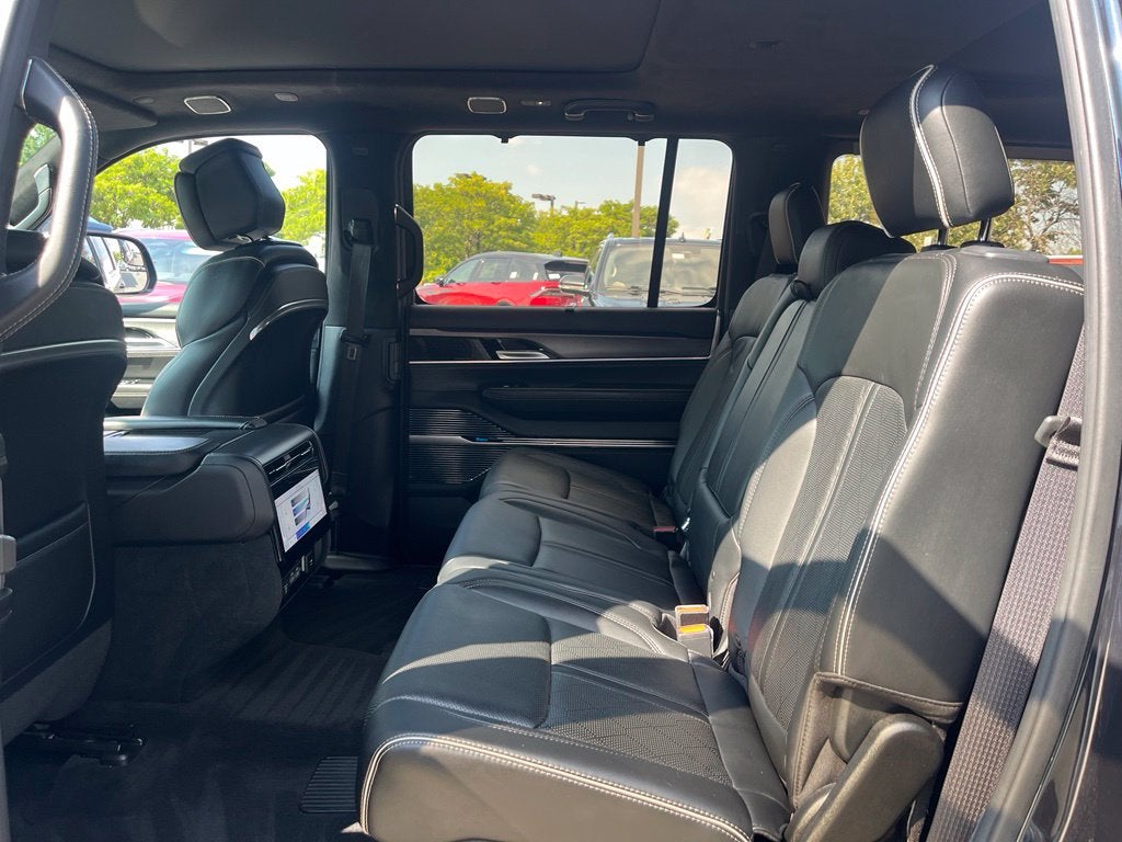 2023 Jeep Grand Wagoneer Series II 4WD | Flexible Seating Pkg | 28T Obsidian Pkg