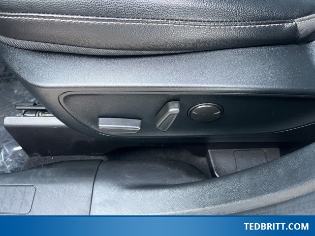 2020 Ford Escape Titanium AWD | Remote Start | Adaptive Cruise | Trailer Tow