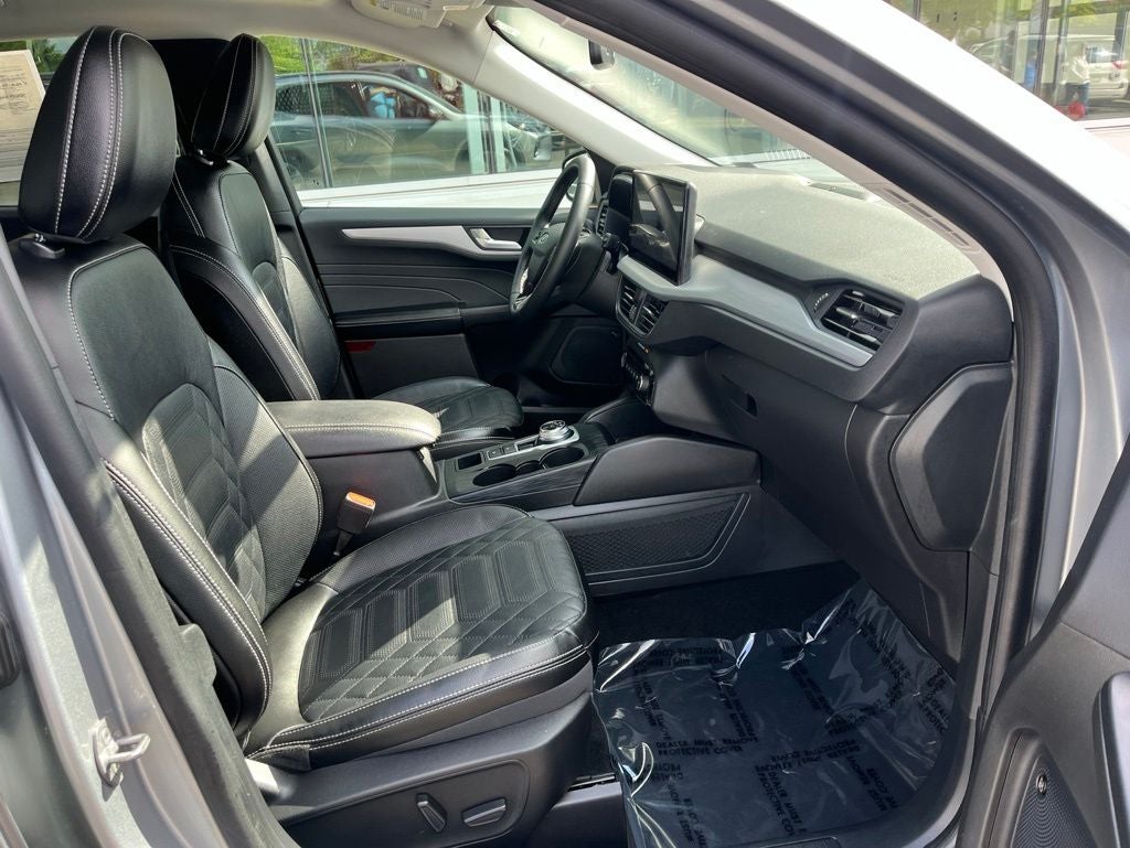 2023 Ford Escape Platinum AWD | Pano Roof | Premium Tech Pkg | 360 Cam | BLI