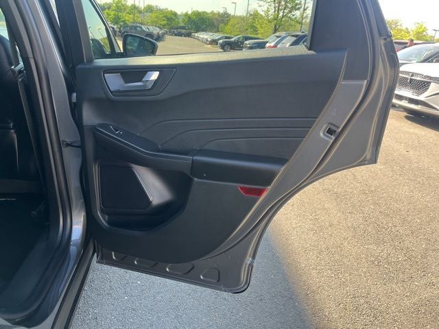 2025 Ford Escape Hybrid Platinum AWD | Nav | Pano Roof | BLIS | Remote Start