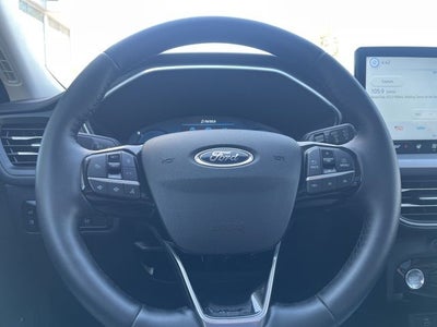 2025 Ford Escape Hybrid Platinum AWD | Nav | Pano Roof | BLIS | Remote Start