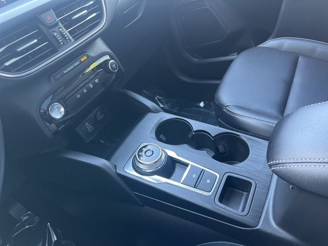 2025 Ford Escape Hybrid Platinum AWD | Nav | Pano Roof | BLIS | Remote Start