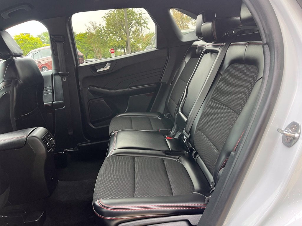 2025 Ford Escape ST-Line Select AWD | CarPlay/Android Auto | BLIS | Htd Front Seat