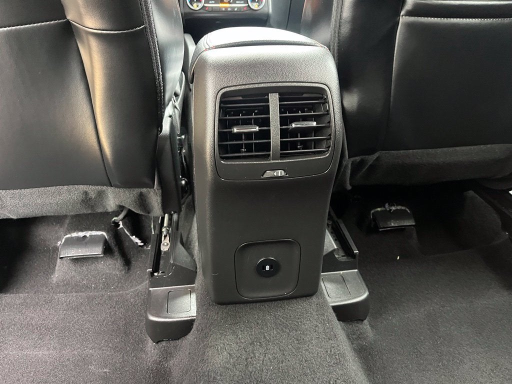 2025 Ford Escape ST-Line Select AWD | CarPlay/Android Auto | BLIS | Htd Front Seat