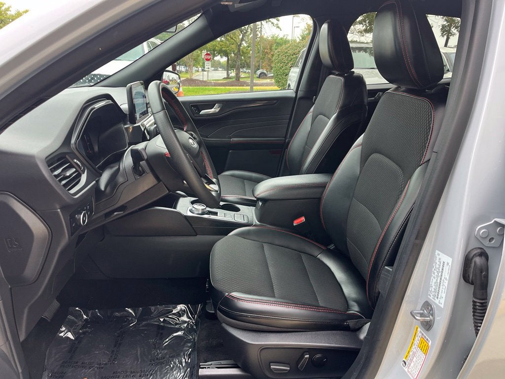 2025 Ford Escape ST-Line Select AWD | CarPlay/Android Auto | BLIS | Htd Front Seat