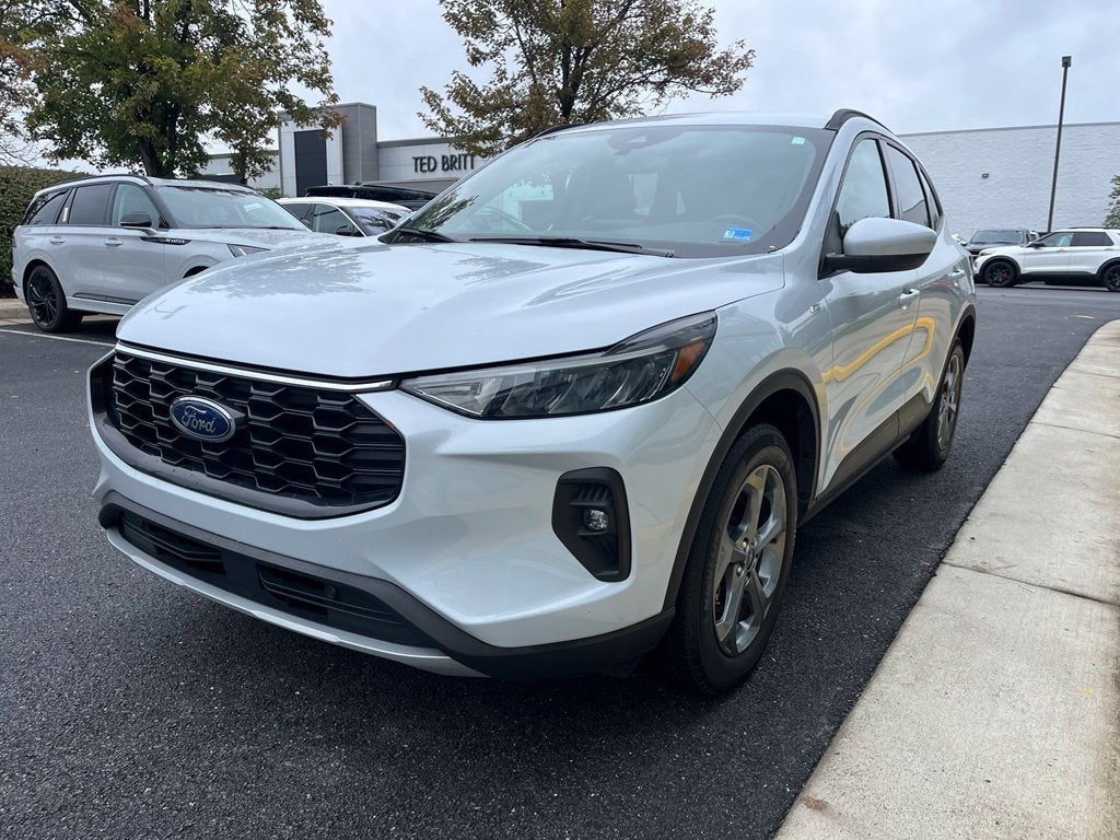 2025 Ford Escape ST-Line Select AWD | CarPlay/Android Auto | BLIS | Htd Front Seat