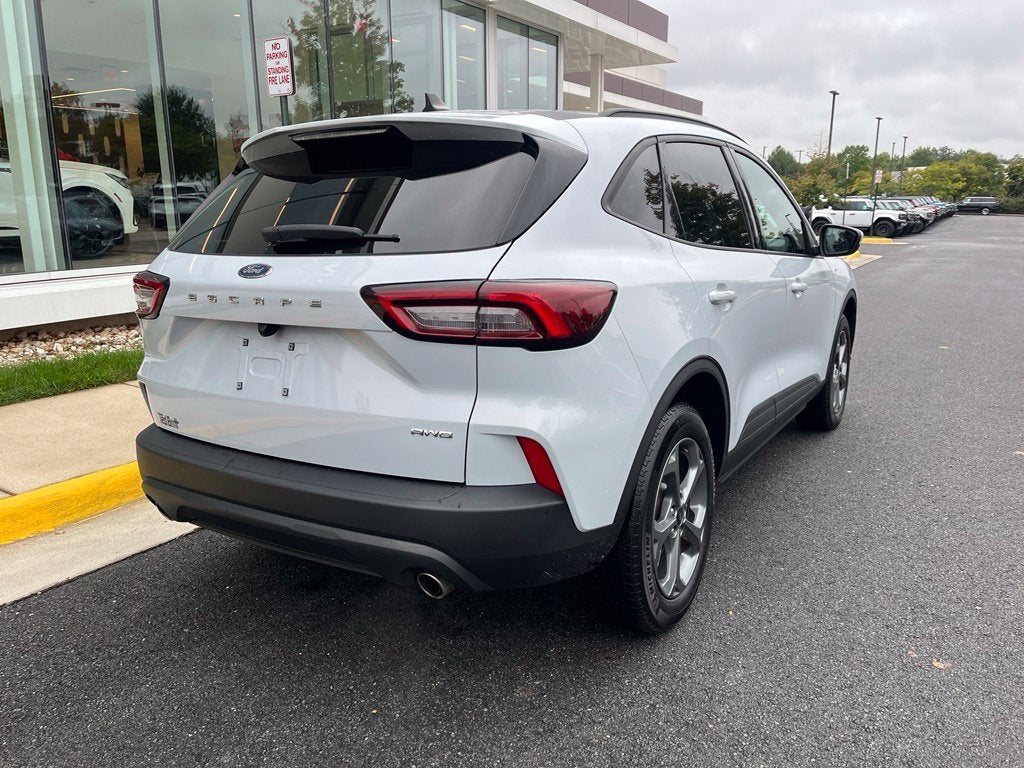 2025 Ford Escape ST-Line Select AWD | CarPlay/Android Auto | BLIS | Htd Front Seat