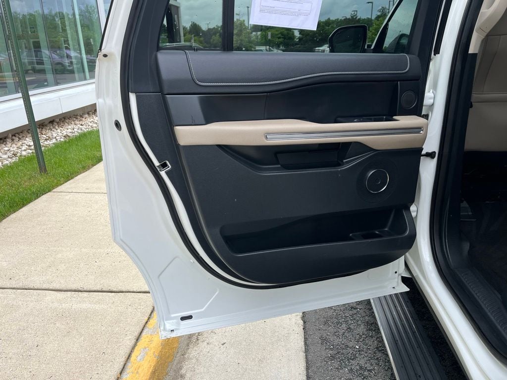 2023 Ford Expedition Max Limited 4WD | Pano Roof | Entertain Pkg | HD Tow Pkg