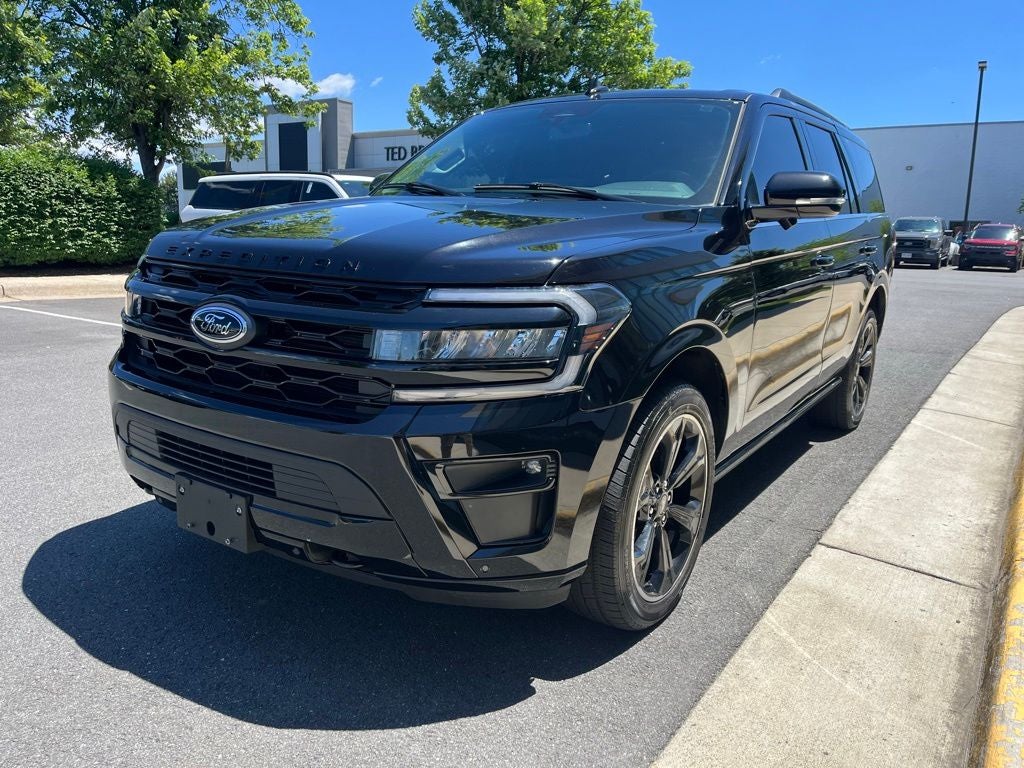 2023 Ford Expedition Limited Stealth 4WD | Pano Roof | 360 Cam | BLIS | HD Tow