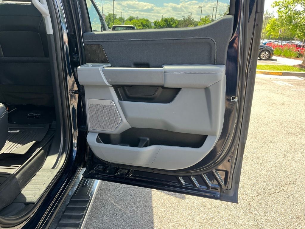 2023 Ford F-150 Lariat Hybrid 4WD | Pano Roof | Trailer Tow Pkg | BLIS