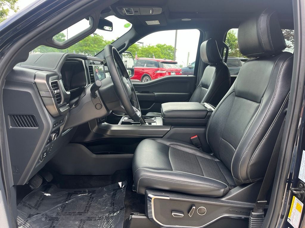 2024 Ford F-150 Lariat 4WD | Pano Roof | 360 Cam | Black Appear Pkg