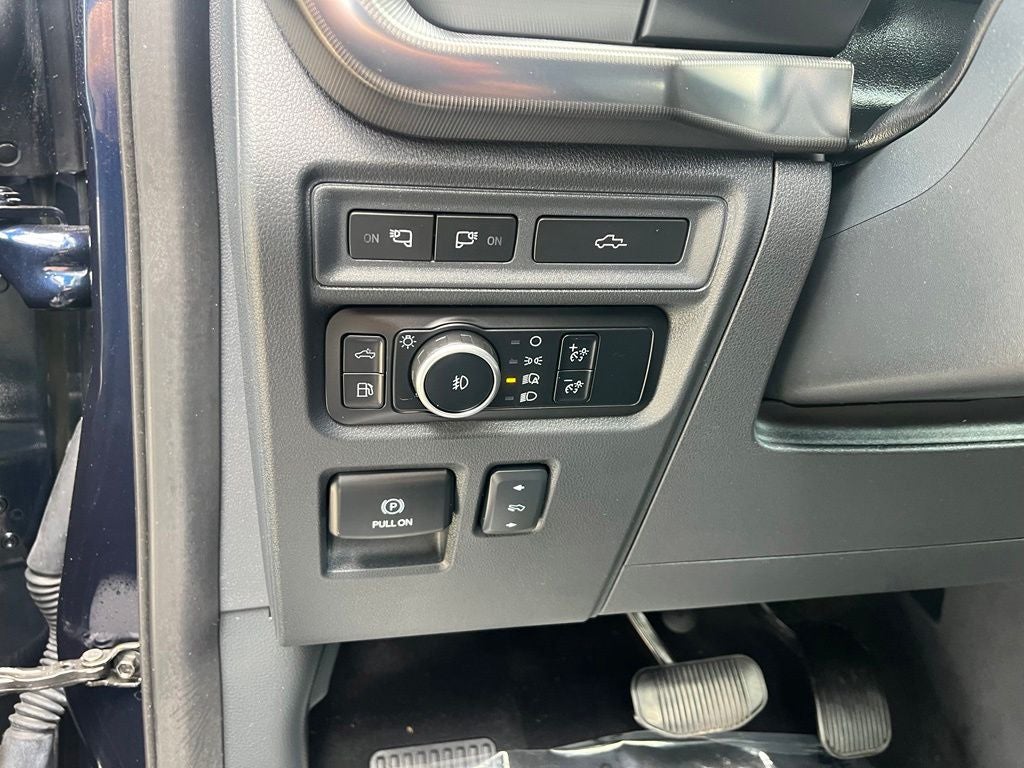 2024 Ford F-150 Lariat 4WD | Pano Roof | 360 Cam | Black Appear Pkg