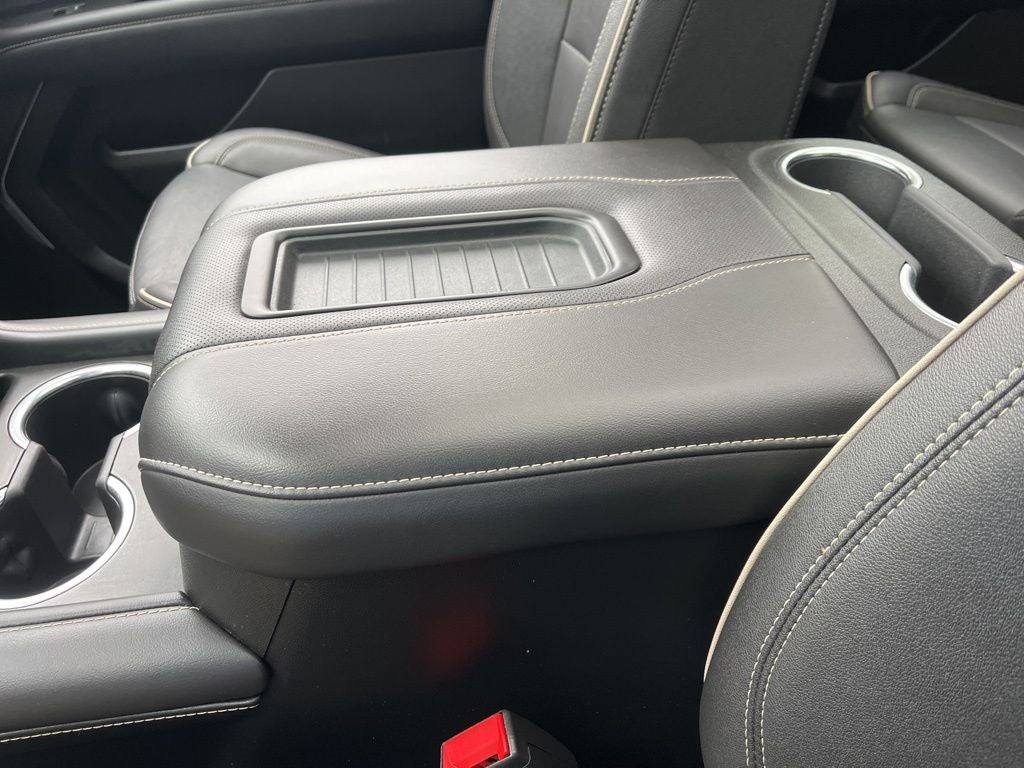 2023 GMC Yukon SLT 4WD | Dual Moonroof | 22" Gloss Black Wheels