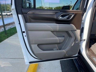 2023 Chevrolet Suburban LT 4WD | Pano Roof | 360 Cam | BLIS | Signature+ Pkg