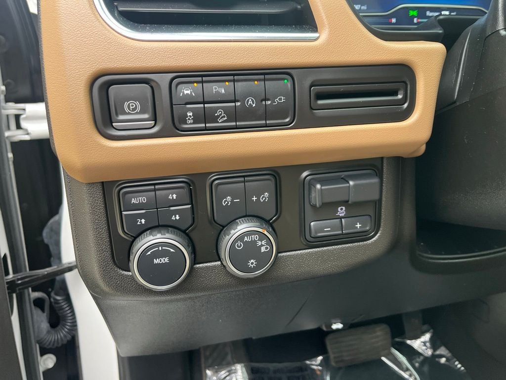 2022 Chevrolet Tahoe Premier 4WD | Pano Roof | BLIS | Max Trailering Pkg