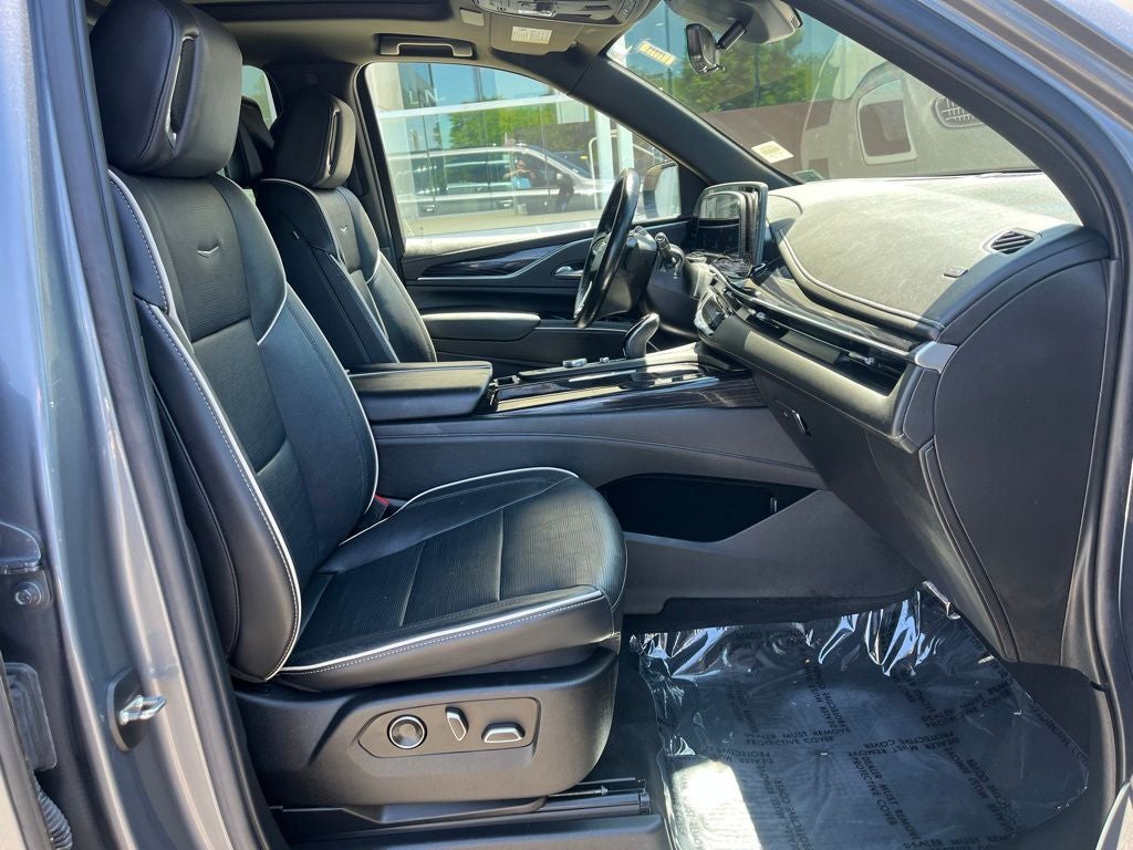 2022 Cadillac Escalade Sport 4WD | Touring Pkg | Rear Media Pkg | Supercruise