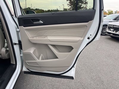 2021 Volkswagen Atlas 3.6L V6 SE w/Technology R-Line AWD | Moonroof | BLIS