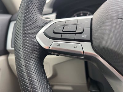 2021 Volkswagen Atlas 3.6L V6 SE w/Technology R-Line AWD | Moonroof | BLIS