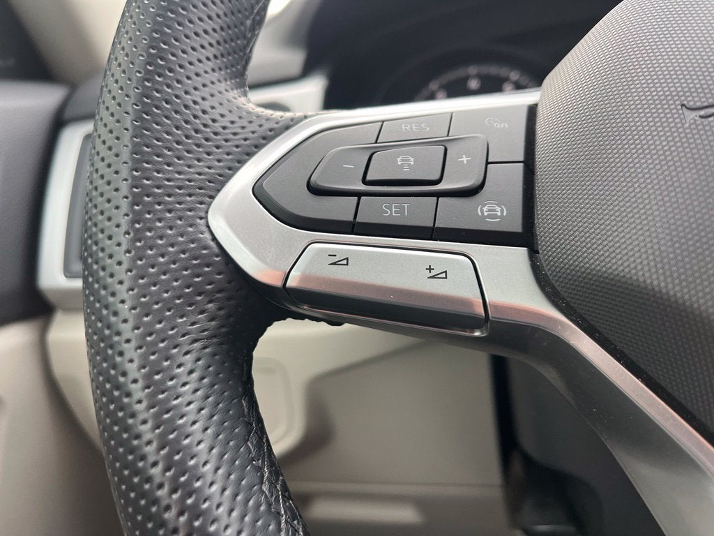 2021 Volkswagen Atlas 3.6L V6 SE w/Technology R-Line AWD | Moonroof | BLIS