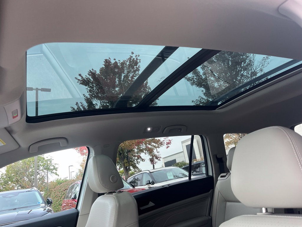 2021 Volkswagen Atlas 3.6L V6 SE w/Technology R-Line AWD | Moonroof | BLIS