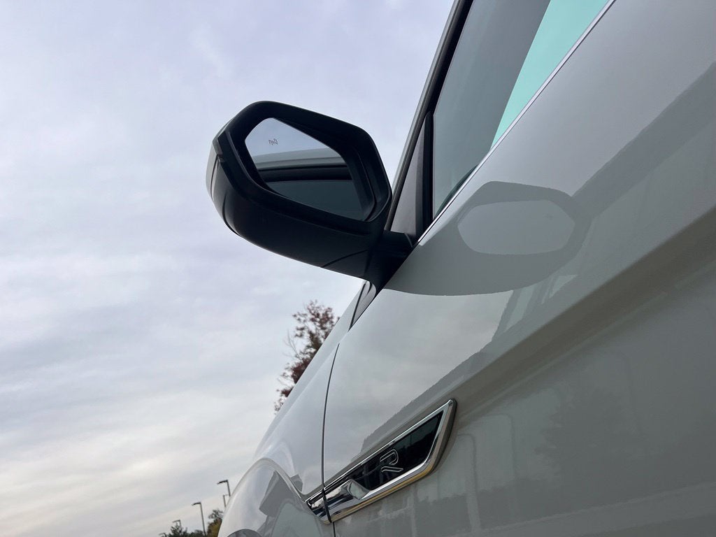 2021 Volkswagen Atlas 3.6L V6 SE w/Technology R-Line AWD | Moonroof | BLIS