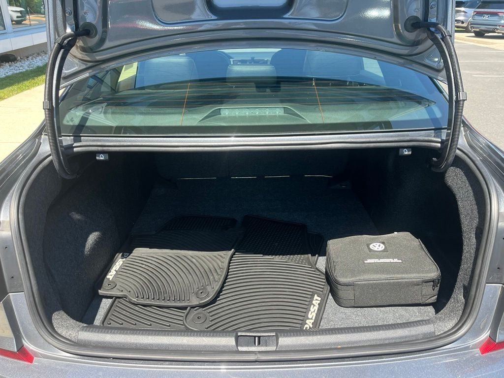 2018 Volkswagen Passat 3.6L V6 GT | BLIS | Pano Roof | Heated Seats | Leather