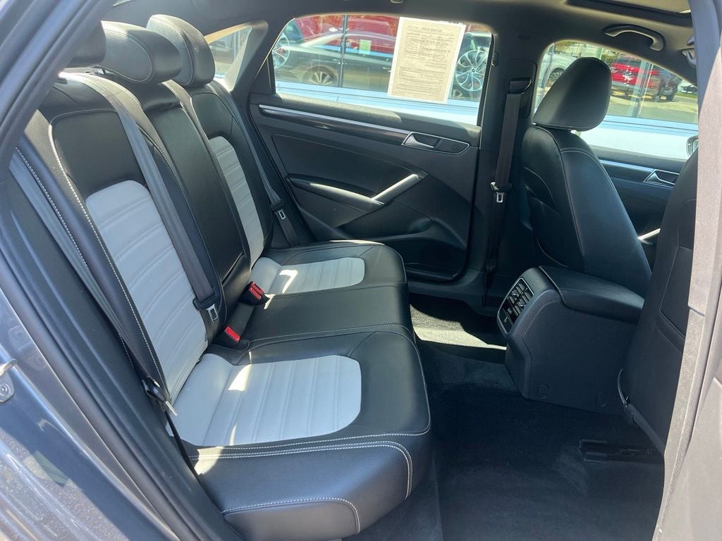 2018 Volkswagen Passat 3.6L V6 GT | BLIS | Pano Roof | Heated Seats | Leather
