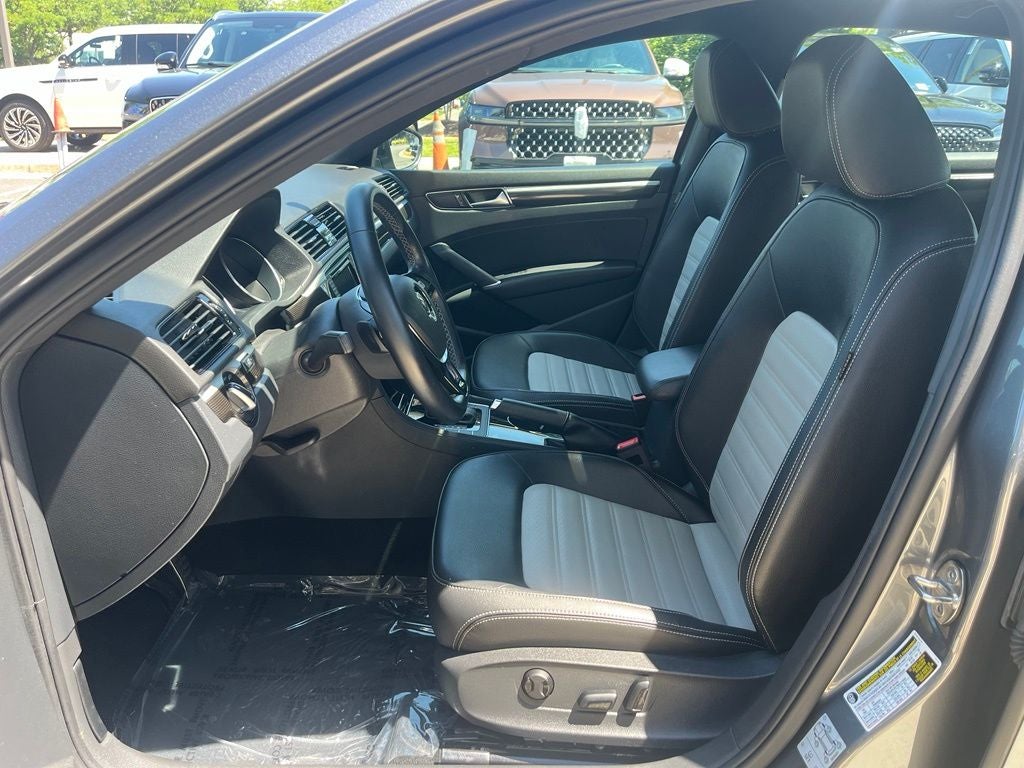 2018 Volkswagen Passat 3.6L V6 GT | BLIS | Pano Roof | Heated Seats | Leather