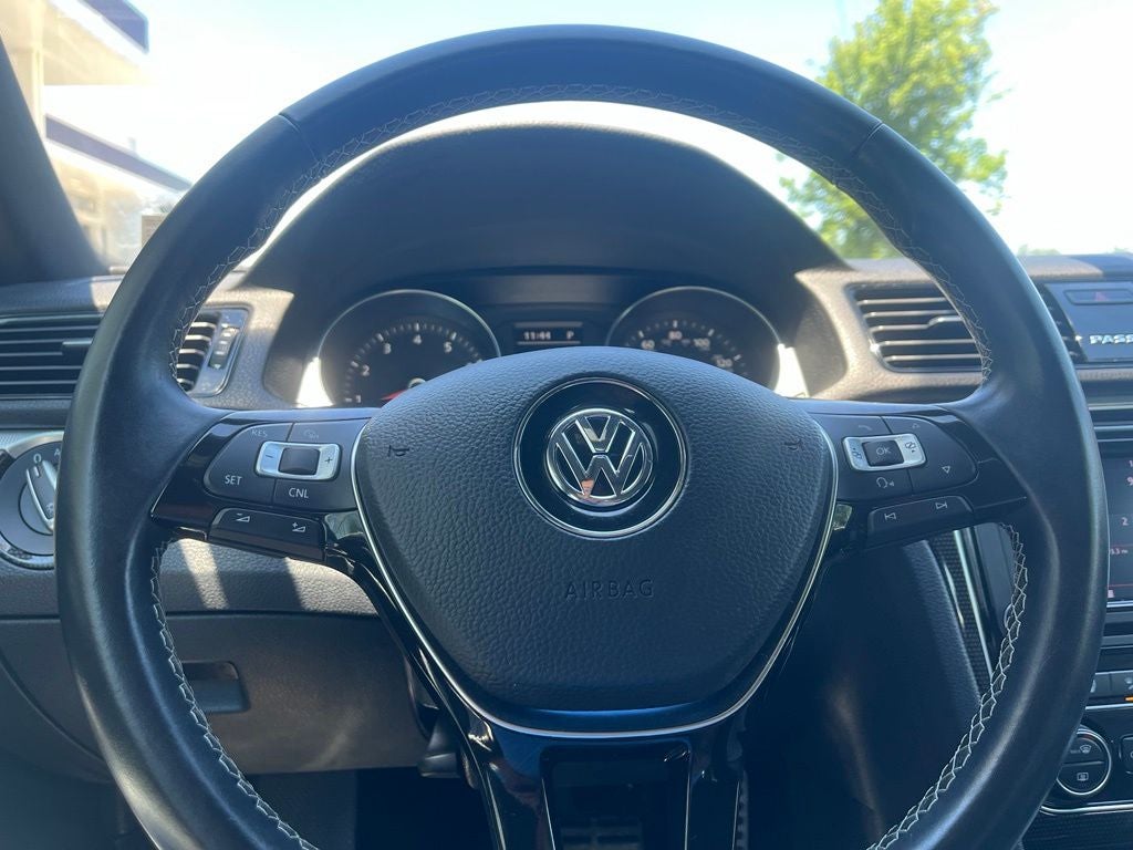 2018 Volkswagen Passat 3.6L V6 GT | BLIS | Pano Roof | Heated Seats | Leather