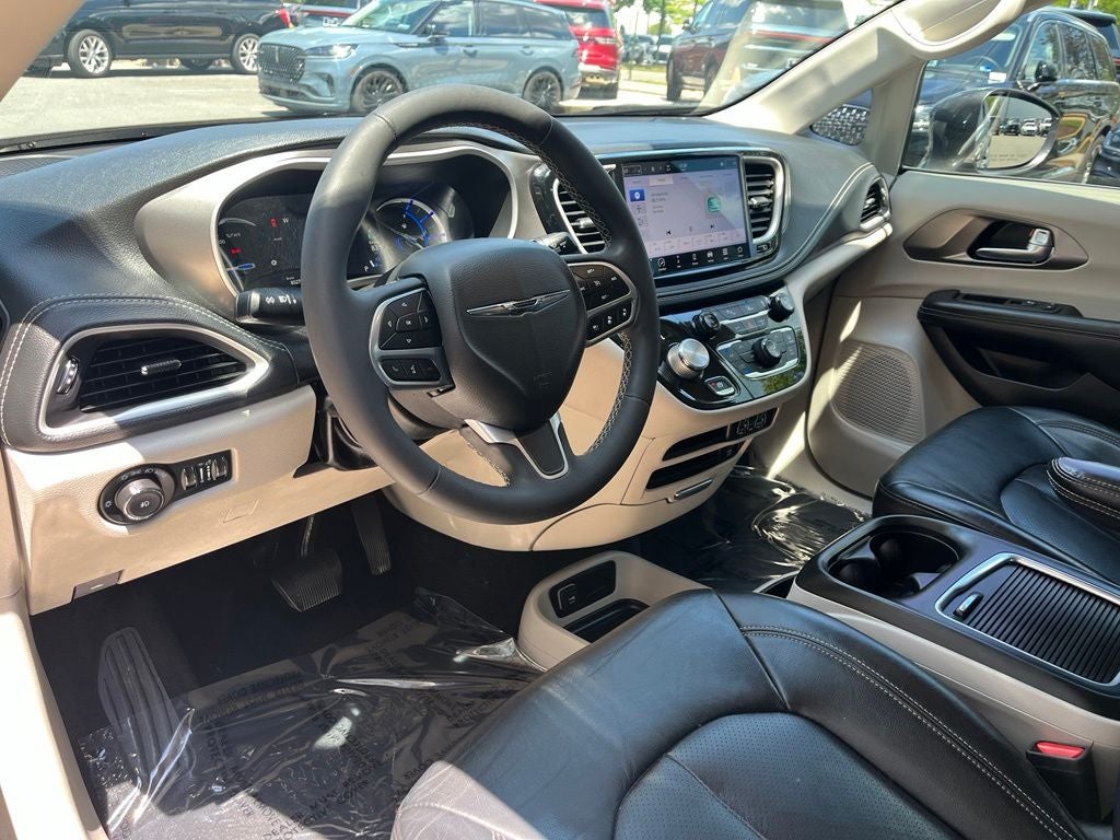 2022 Chrysler Pacifica Hybrid Touring L | 360 Cam | BLIS | Adaptive Cruise