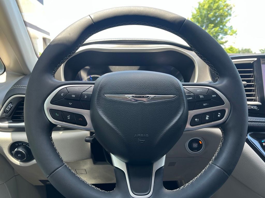 2022 Chrysler Pacifica Hybrid Touring L | 360 Cam | BLIS | Adaptive Cruise
