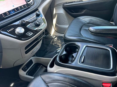 2022 Chrysler Pacifica Hybrid Touring L | 360 Cam | BLIS | Adaptive Cruise