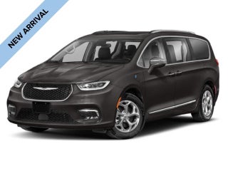 2022 Chrysler Pacifica Hybrid Touring L | 360 Cam | Adaptive Cruise | BLIS |