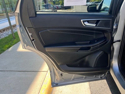 2022 Ford Edge Titanium AWD | Pano Roof | BLIS | Trailer Tow Pkg