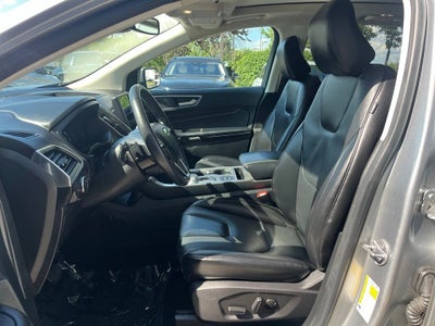 2022 Ford Edge Titanium AWD | Pano Roof | BLIS | Trailer Tow Pkg