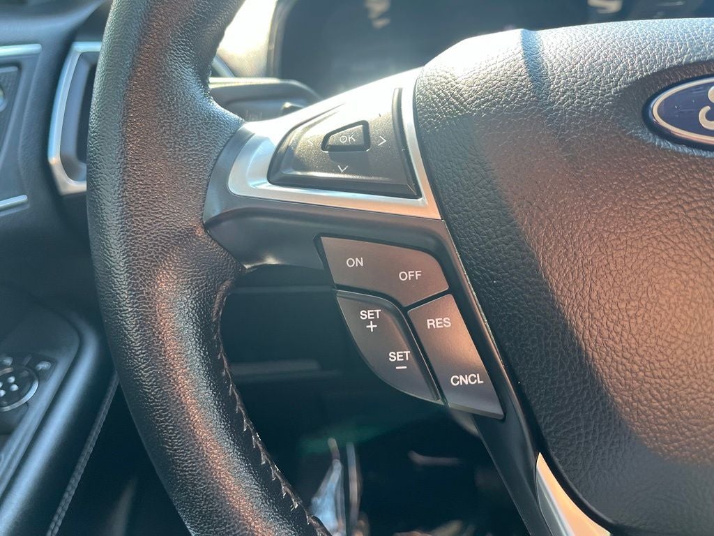 2022 Ford Edge Titanium AWD | Pano Roof | BLIS | Trailer Tow Pkg