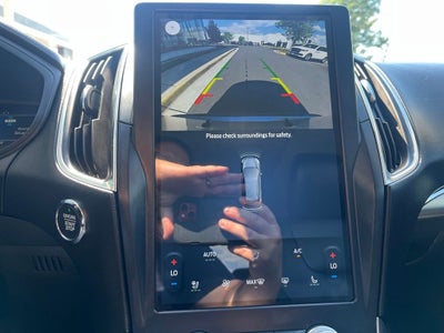 2022 Ford Edge Titanium AWD | Pano Roof | BLIS | Trailer Tow Pkg