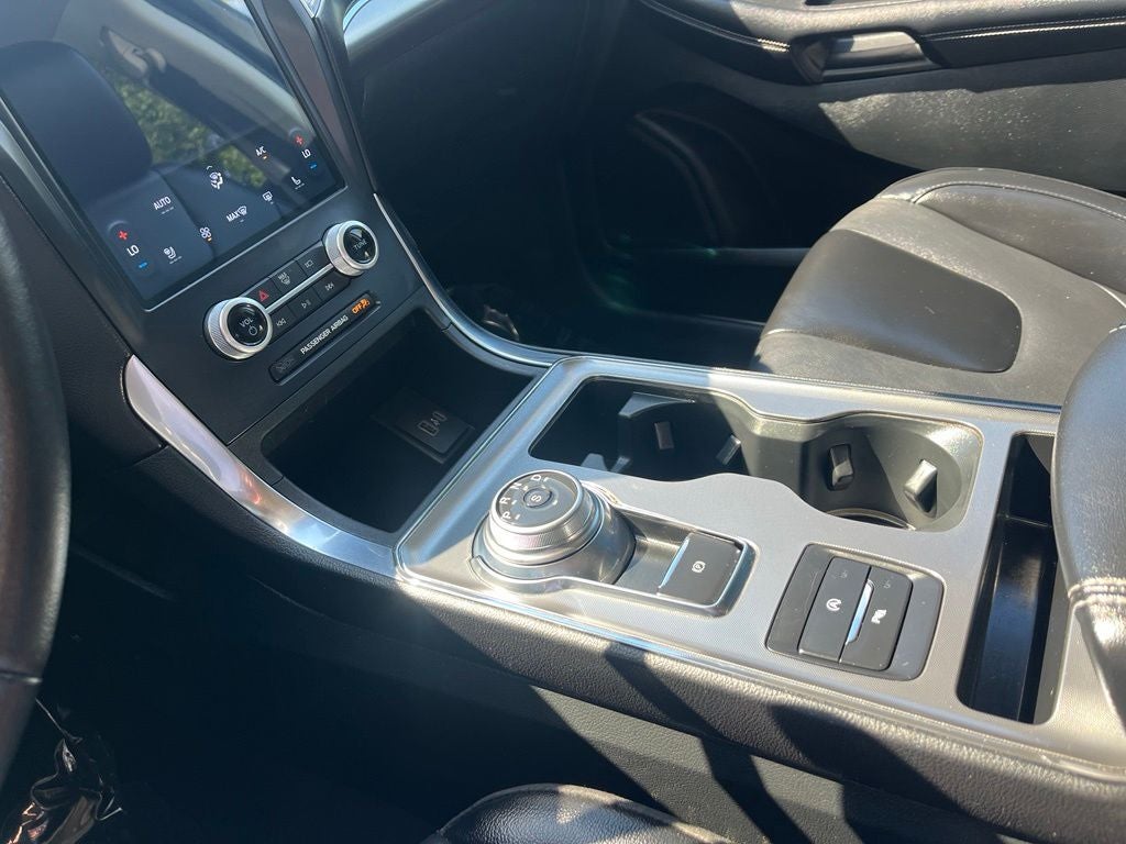 2022 Ford Edge Titanium AWD | Pano Roof | BLIS | Trailer Tow Pkg