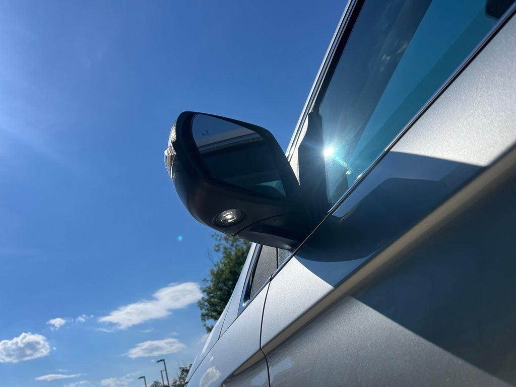 2022 Ford Edge Titanium AWD | Pano Roof | BLIS | Trailer Tow Pkg