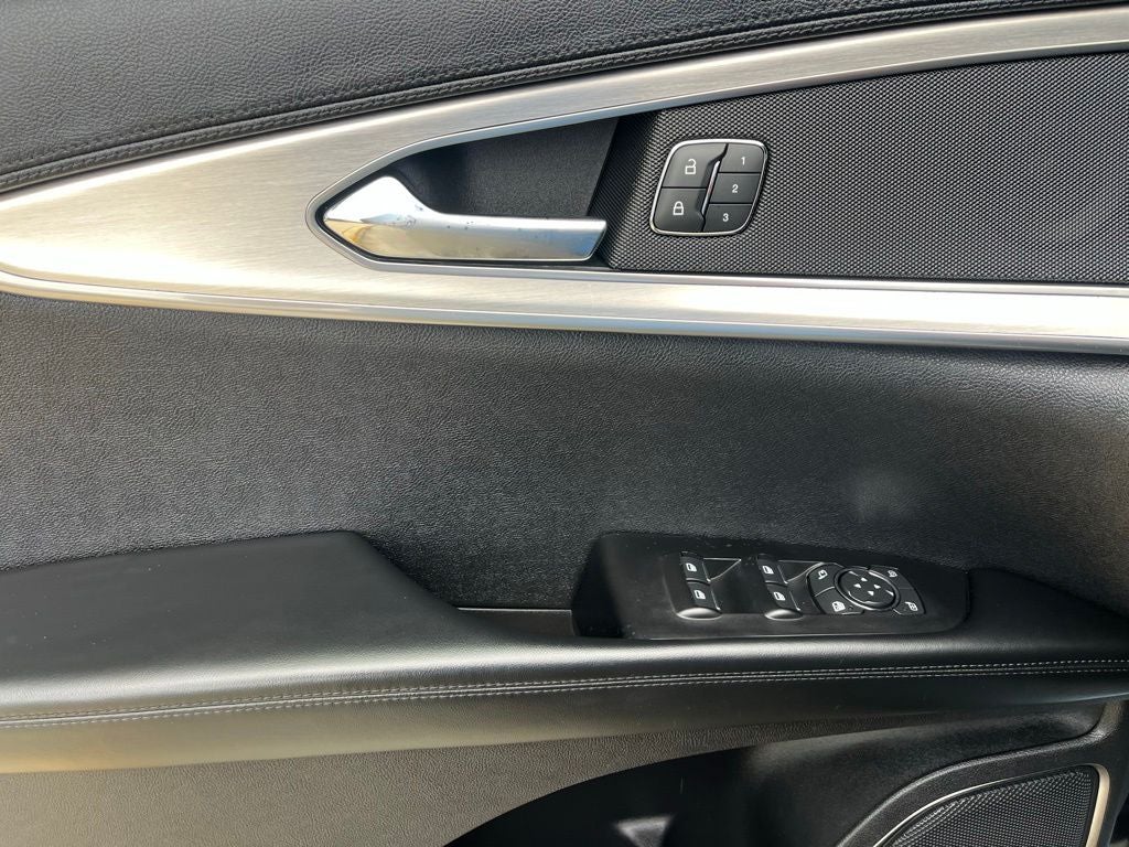 2019 Lincoln Nautilus Standard AWD | CarPlay/Andriod Auto | BLIS | Heated Seats
