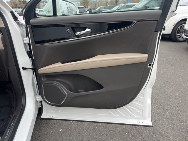 2022 Lincoln Nautilus Reserve AWD | Pano Roof | BLIS | HTD/ Vent Front Seats