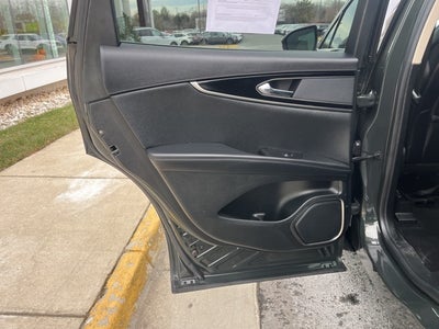 2022 Lincoln Nautilus Reserve AWD | Nav | Pano Roof | BLIS | Heated Seats