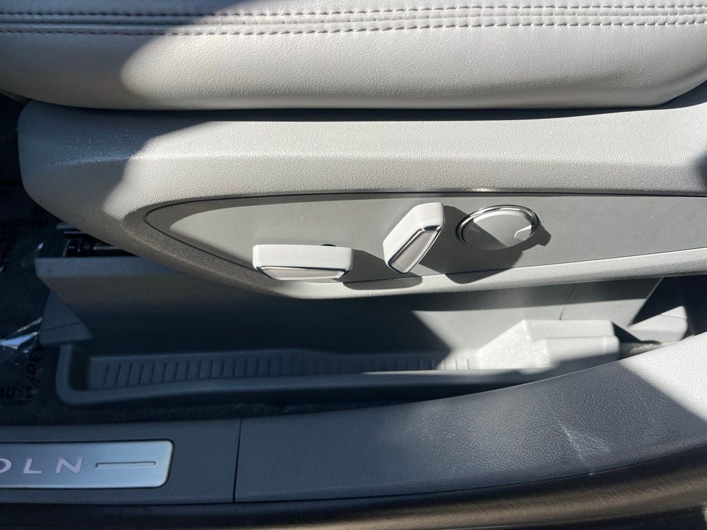 2019 Lincoln Nautilus Reserve AWD | Pano Roof | 360 Cam | BLIS | Ultimate Pkg