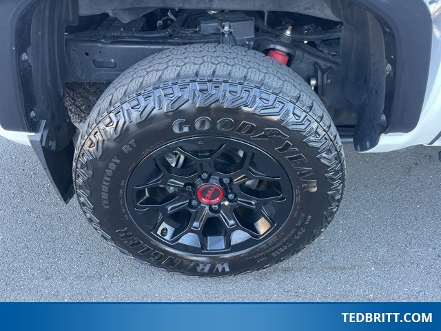 2024 Toyota Tacoma Hybrid TRD Pro 4WD | Moonroof | BLIS | Roof Racks